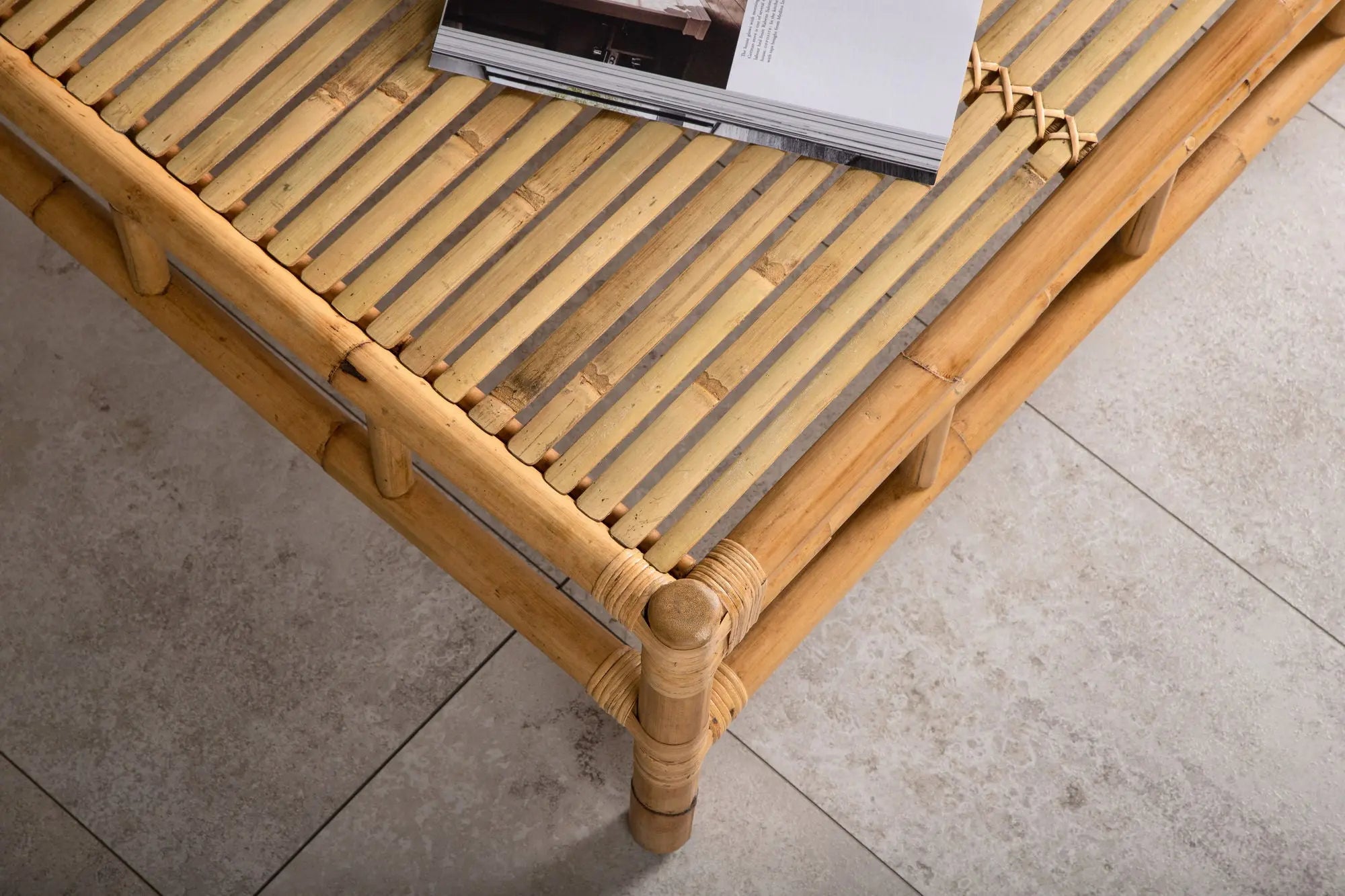 Table de canapé en canne Loome