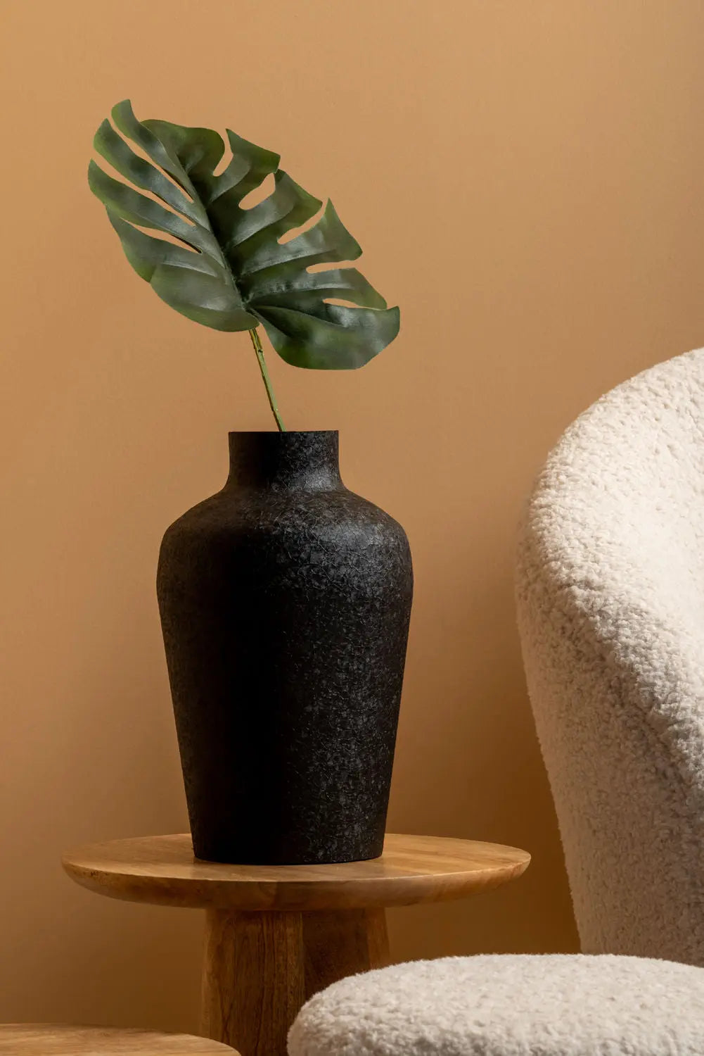 Vase Boaz Bottle iron textured black