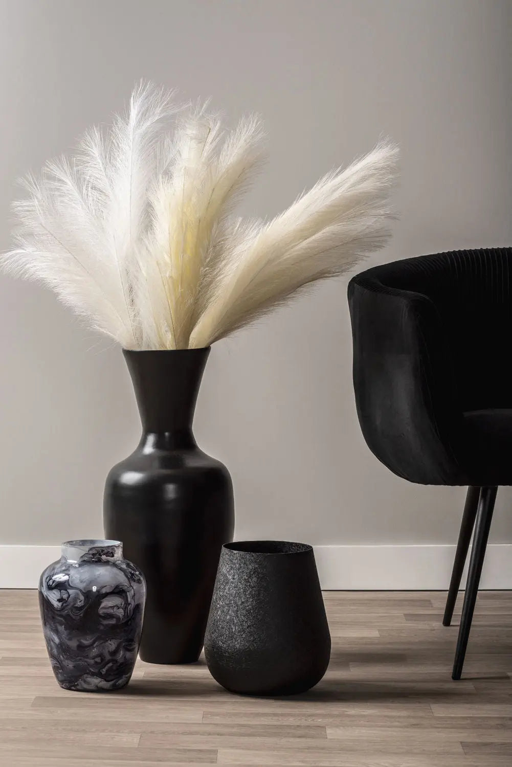 Vase Boaz iron textured black