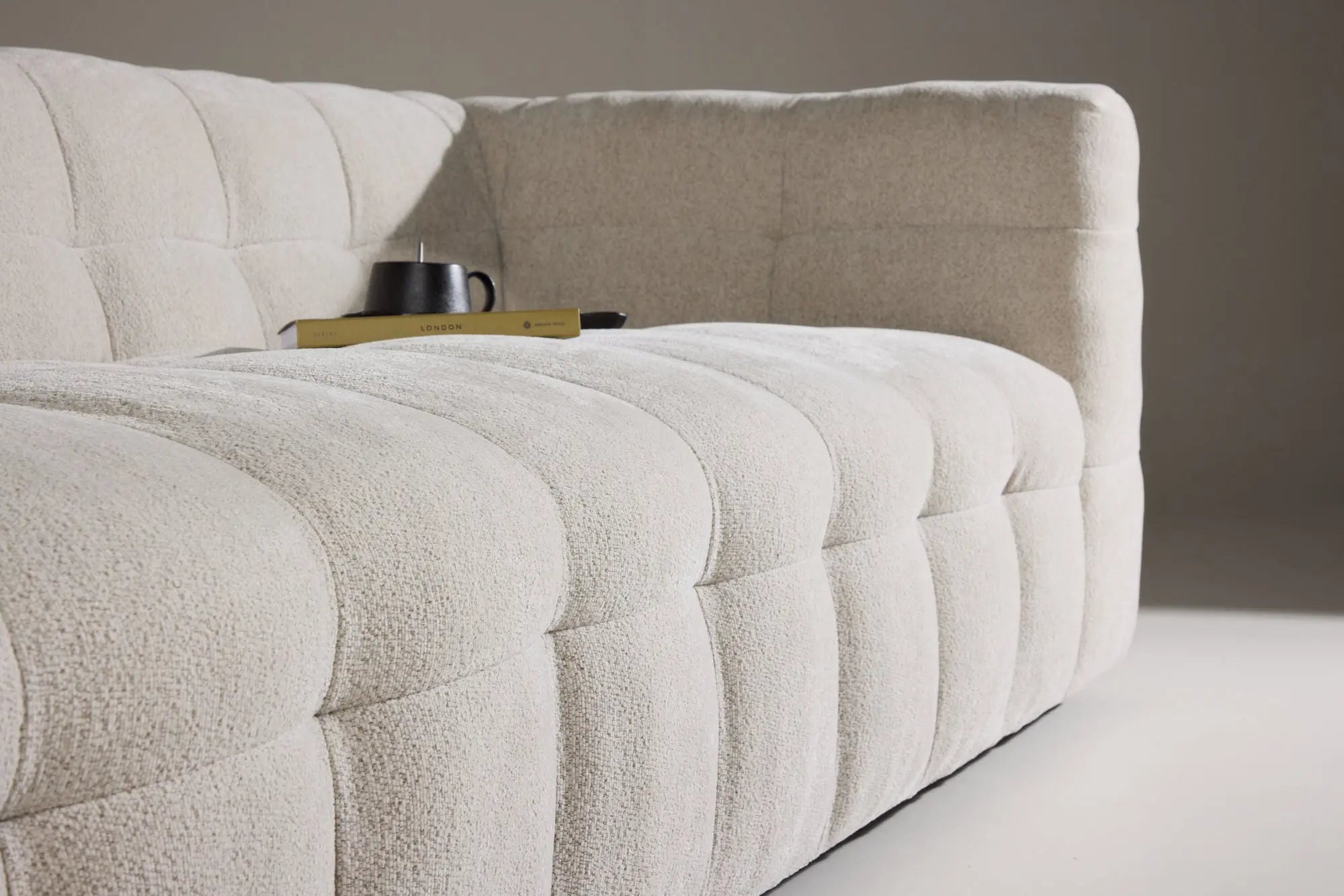 Canapé 3 places Malou - 98 x 238 x 70 - Polyester