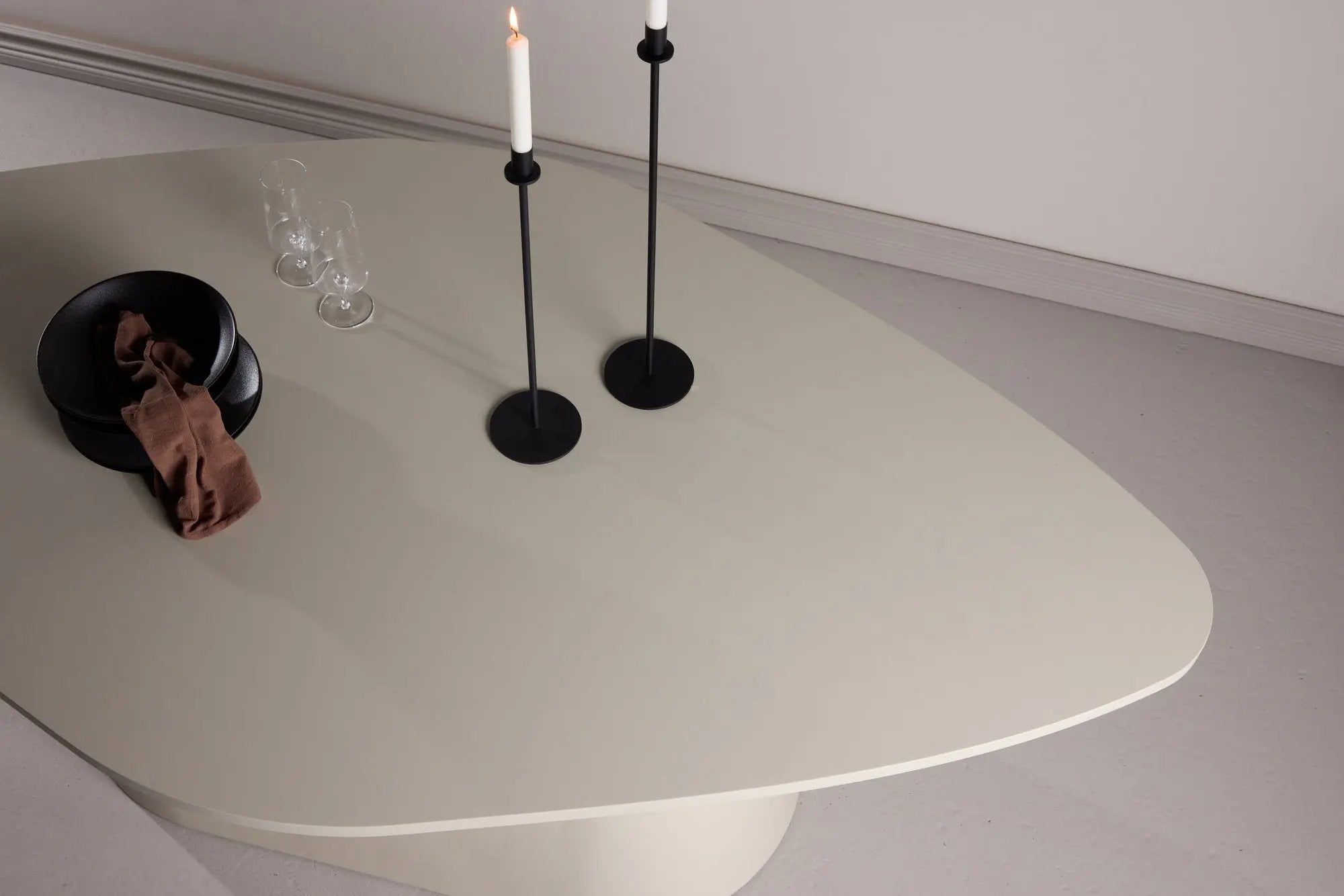 Table Diamond  Loome