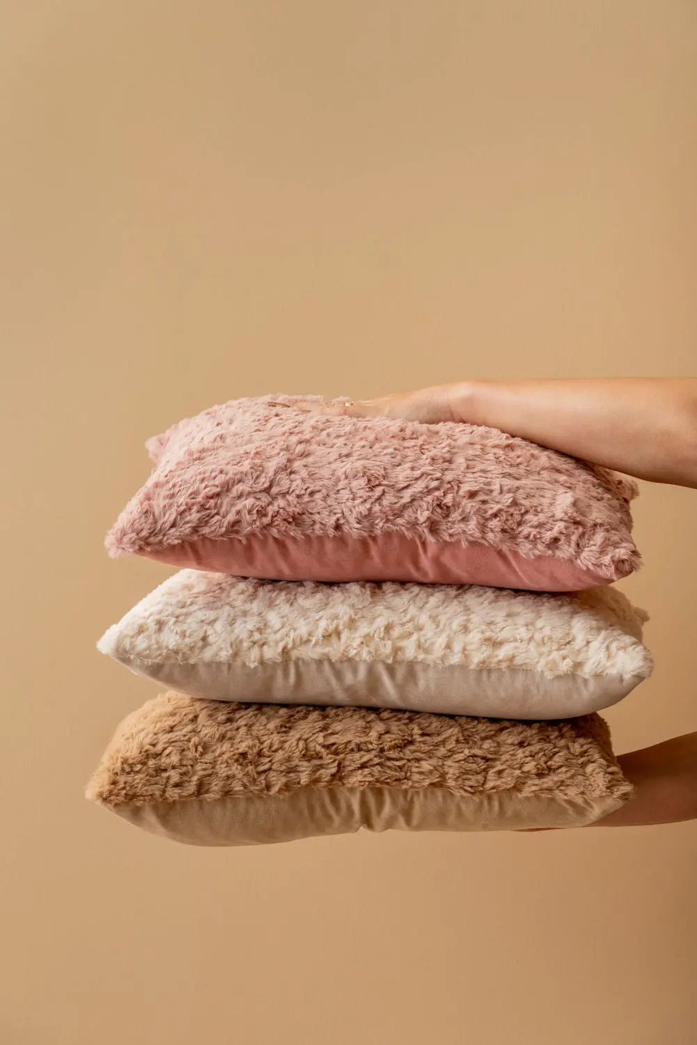 Cushion Tierno furry brown