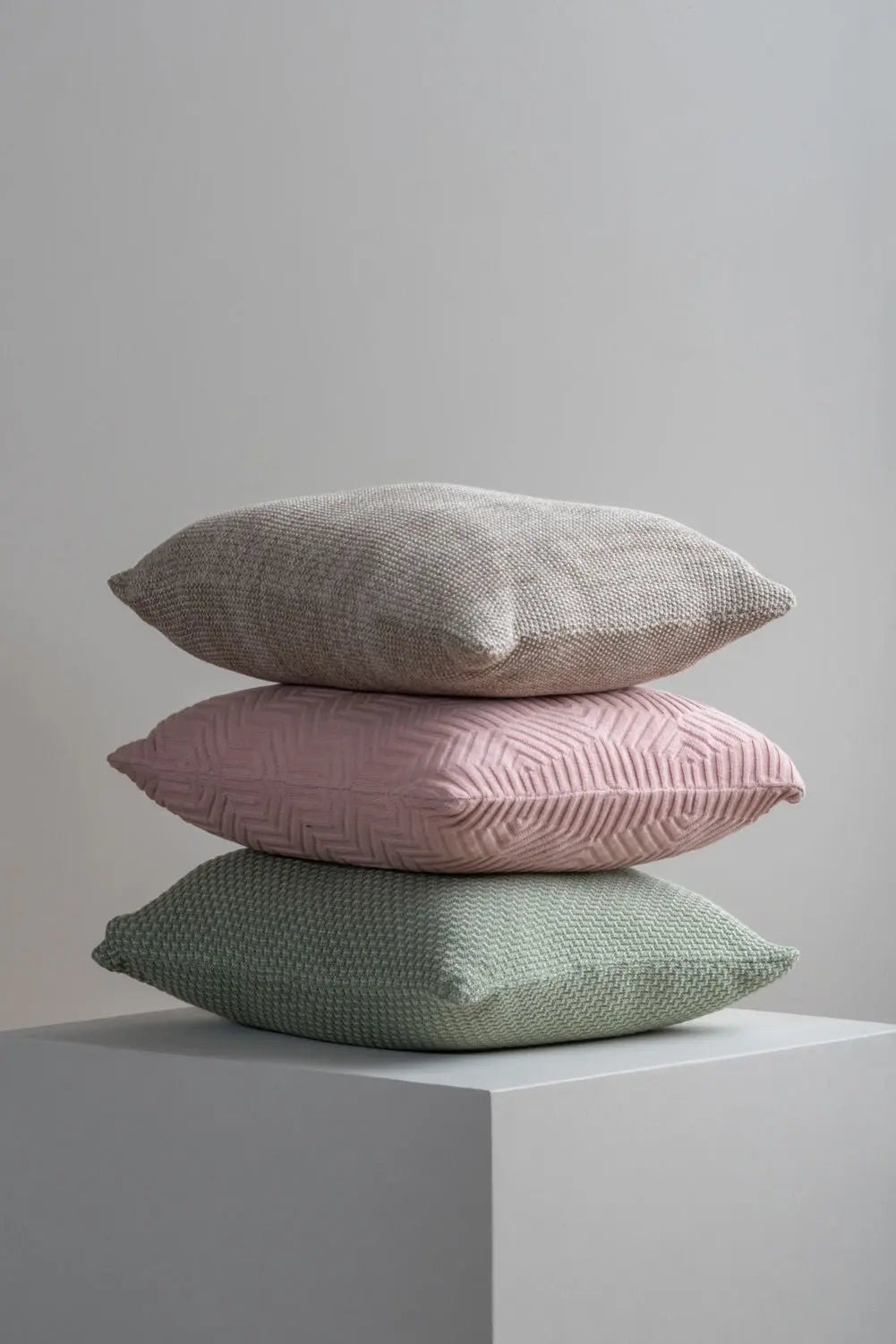 Cushion Honeycomb knitted cotton soft pink