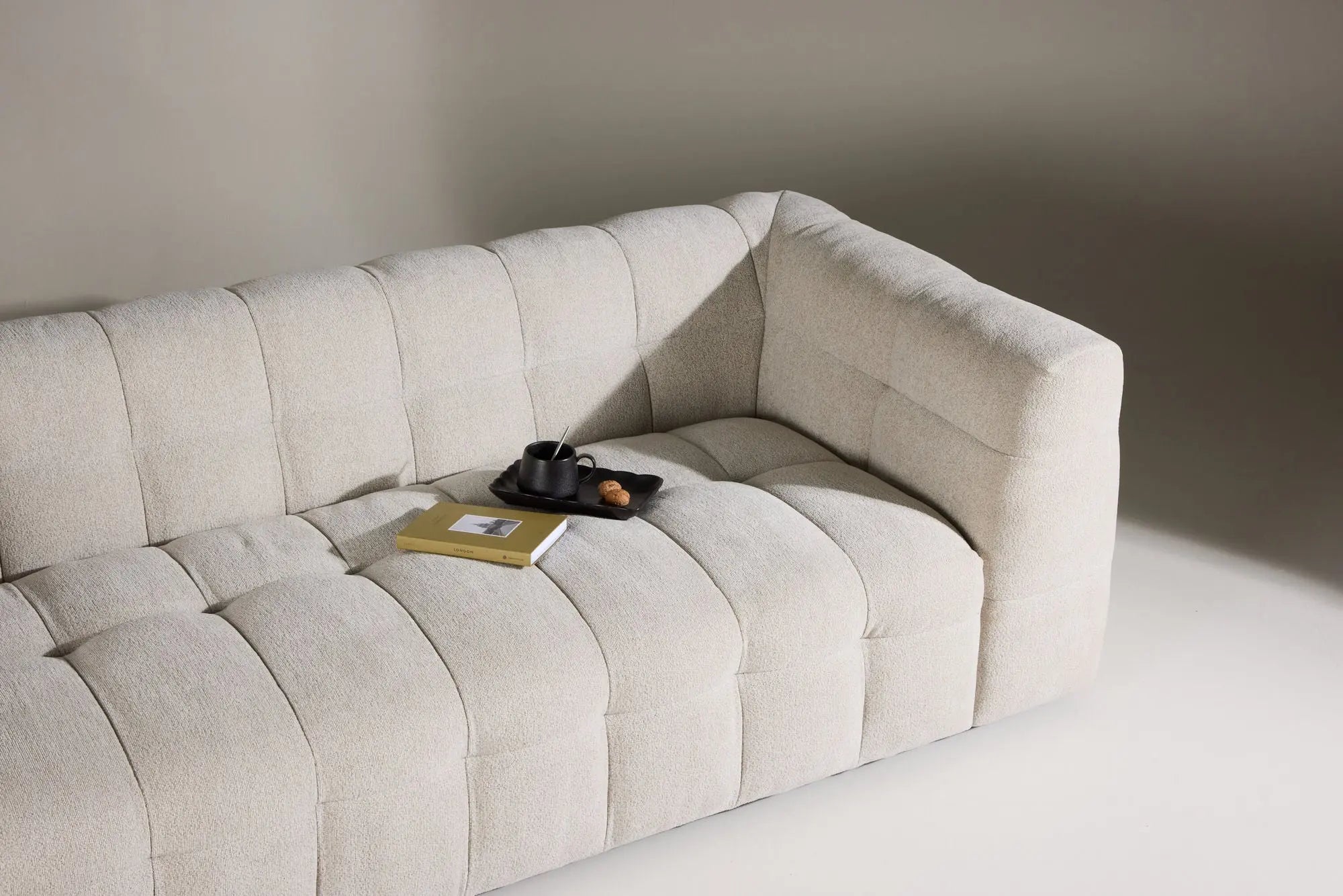 Canapé 3 places Malou - 98 x 238 x 70 - Polyester