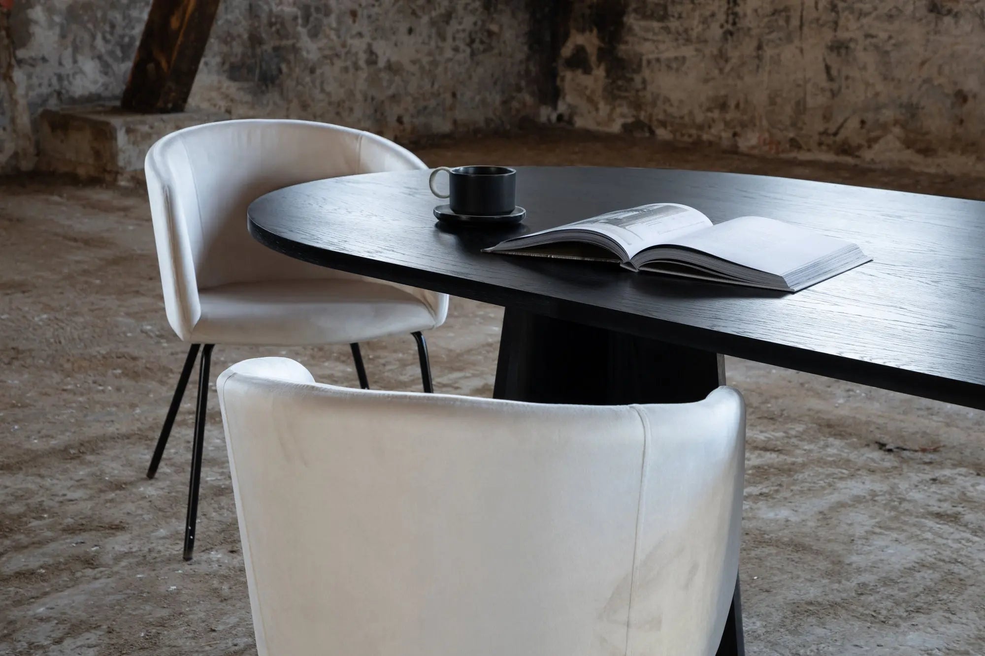 Table à manger ovale Bootcut - 115 x 230 - MDF