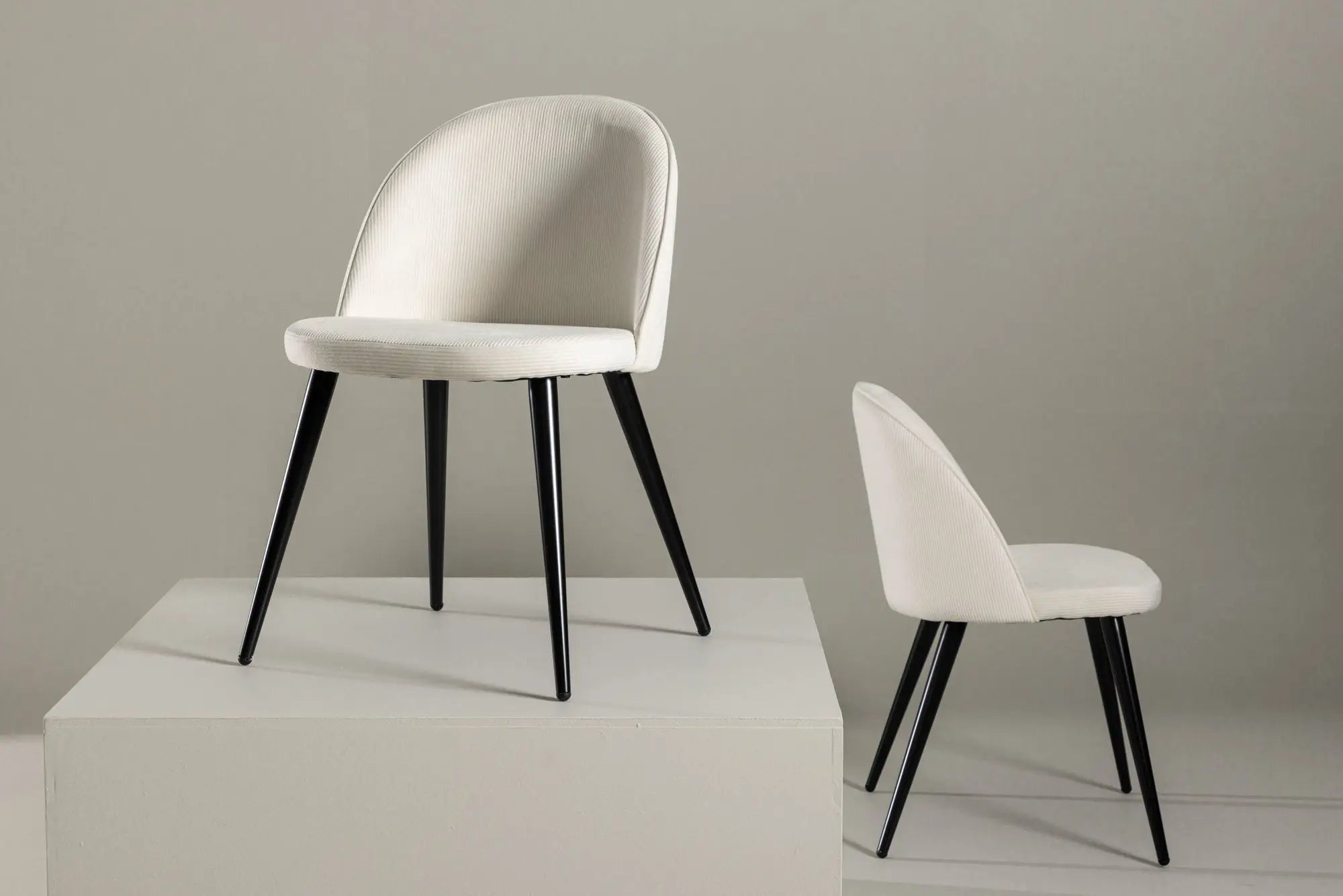 Lot de 2 chaises de salle à manger Velvet - 48 x 50 x 77 - Polyester velours côtelé